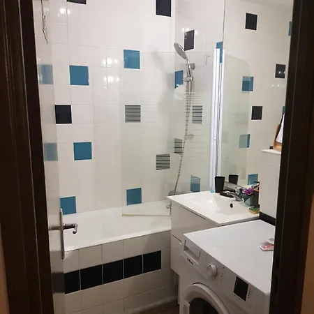 Spacieuse Quartier Populaire * Ним