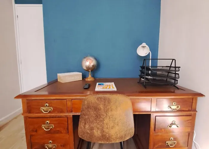 Spacieuse Quartier Populaire Rum i privatbostad